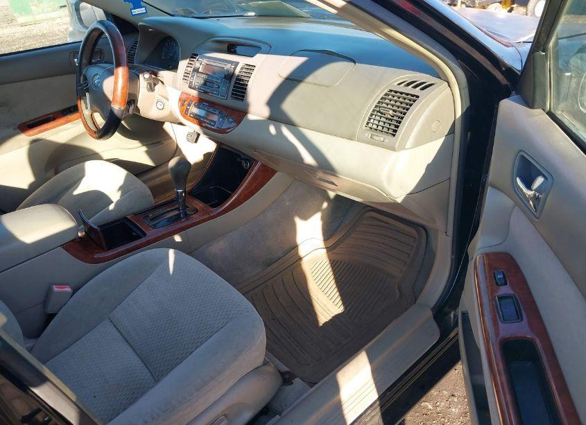 Photo 5 of 2002 Toyota Camry XLE (VIN 4T1BE32K82U108335)