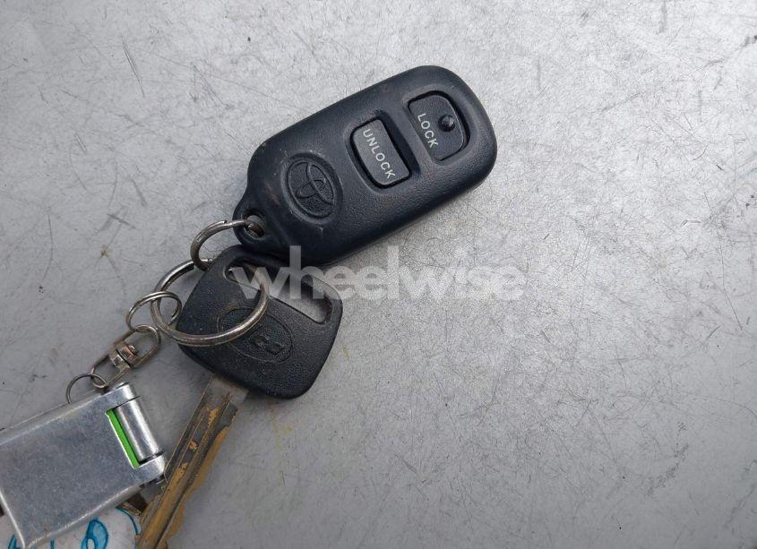 Photo 11 of 2002 Toyota Camry LE/XLE/SE (VIN 4T1BE32K82U504135)