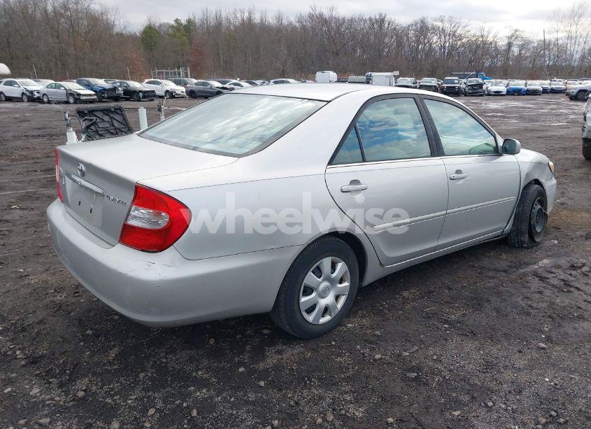 Photo 4 of 2002 Toyota Camry LE/XLE/SE (VIN 4T1BE32K82U504135)