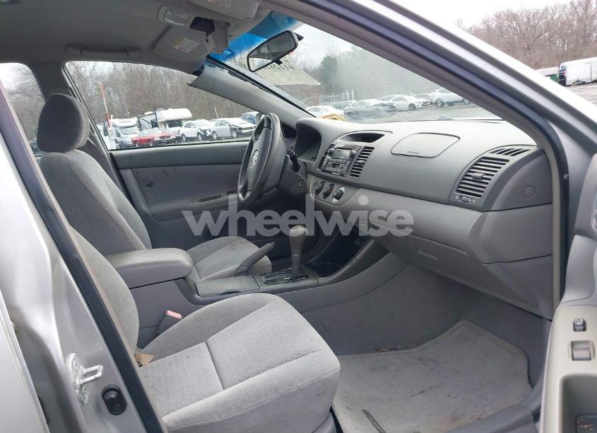 Photo 5 of 2002 Toyota Camry LE/XLE/SE (VIN 4T1BE32K82U504135)