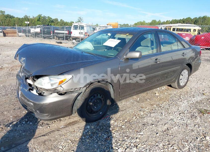 Photo 2 of 2002 Toyota Camry LE (VIN 4T1BE32K82U531707)