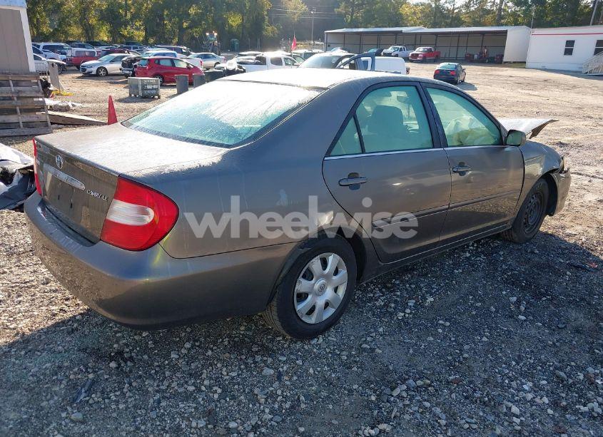 Photo 4 of 2002 Toyota Camry LE (VIN 4T1BE32K82U531707)