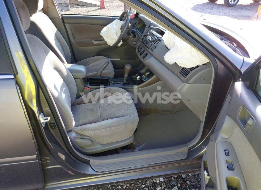 Photo 5 of 2002 Toyota Camry LE (VIN 4T1BE32K82U531707)