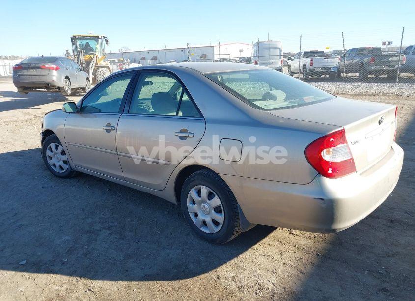 Photo 3 of 2002 Toyota Camry LE (VIN 4T1BE32K82U548460)