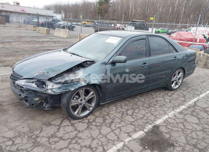 Photo 2 of 2002 Toyota Camry LE (VIN 4T1BE32K82U562519)