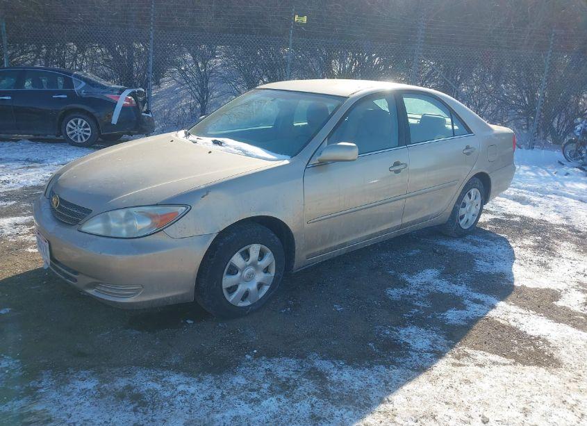 Photo 2 of 2002 Toyota Camry LE (VIN 4T1BE32K82U594676)