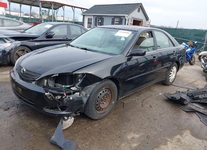 Photo 2 of 2003 Toyota Camry XLE (VIN 4T1BE32K83U130840)