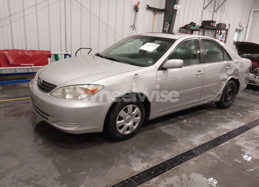 Photo 2 of 2003 Toyota Camry LE (VIN 4T1BE32K83U143166)