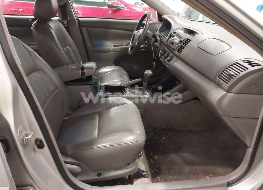 Photo 5 of 2003 Toyota Camry LE (VIN 4T1BE32K83U143166)