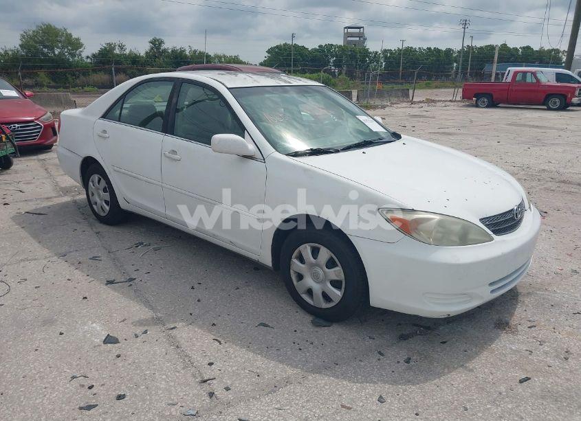 2003 Toyota Camry LE (VIN 4T1BE32K83U155950) main photo