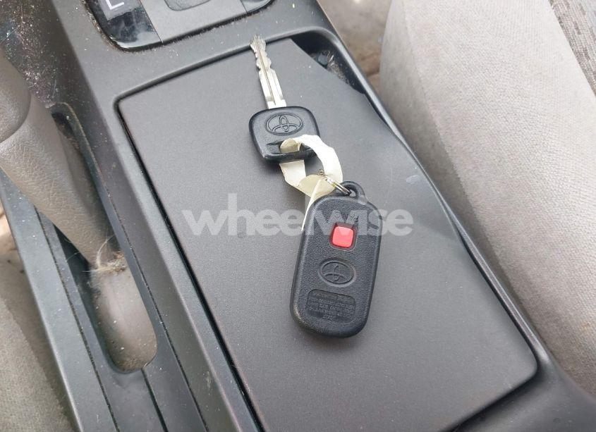 Photo 11 of 2003 Toyota Camry LE (VIN 4T1BE32K83U155950)