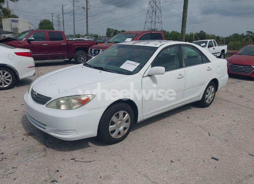 Photo 2 of 2003 Toyota Camry LE (VIN 4T1BE32K83U155950)