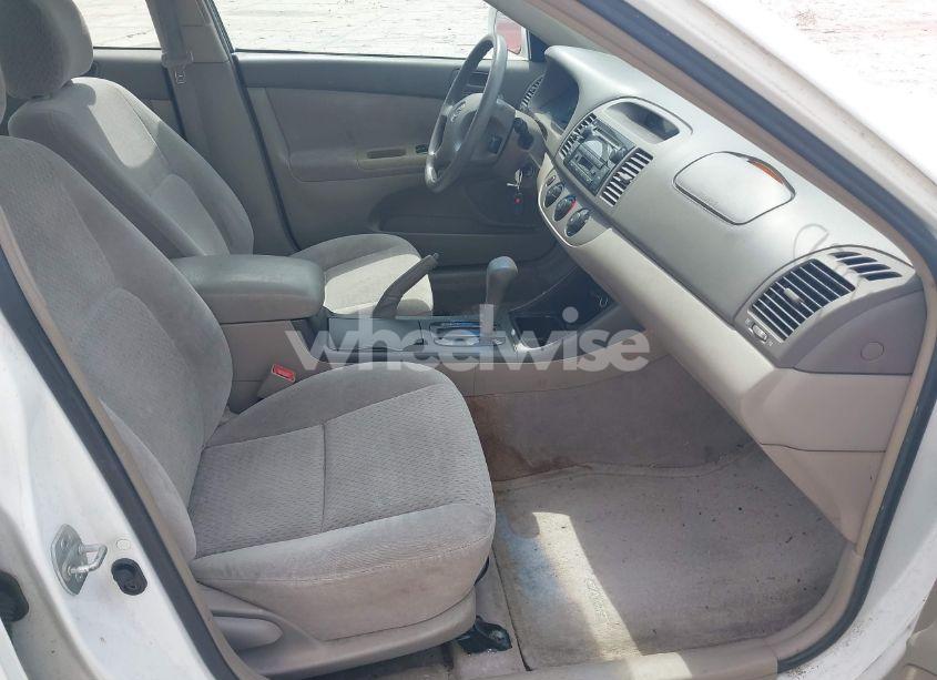 Photo 5 of 2003 Toyota Camry LE (VIN 4T1BE32K83U155950)