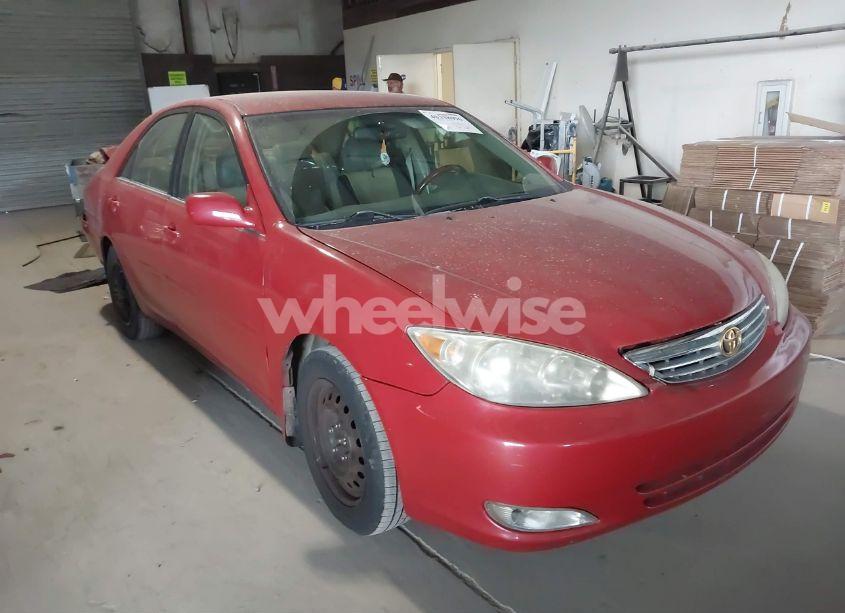 2003 Toyota Camry LE (VIN 4T1BE32K83U176247) main photo