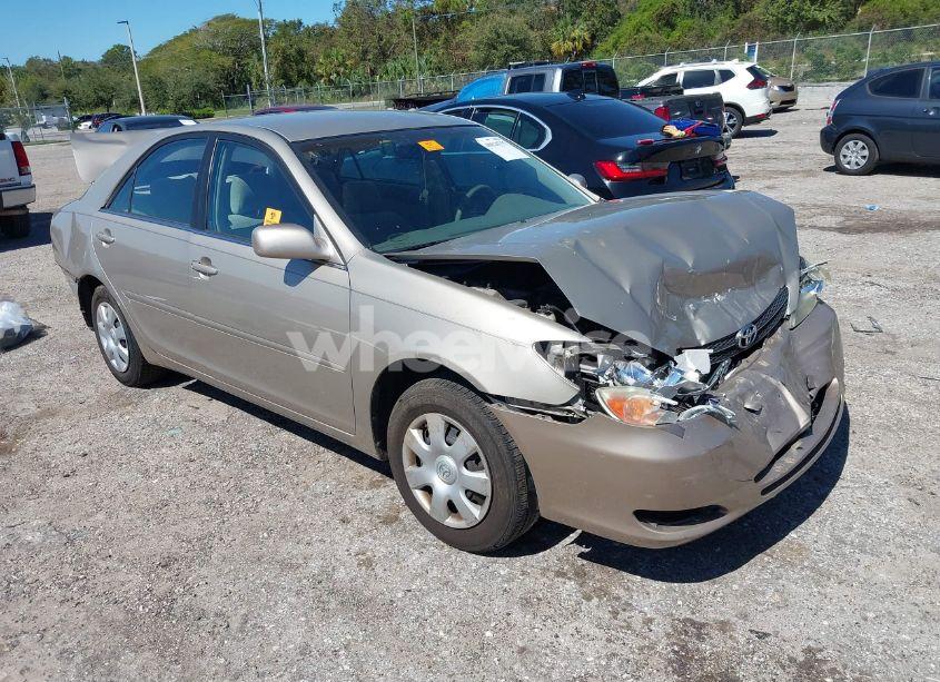 2003 Toyota Camry LE (VIN 4T1BE32K83U231490) main photo