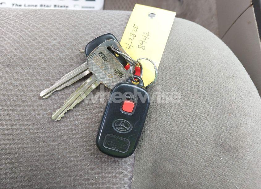 Photo 11 of 2003 Toyota Camry SE (VIN 4T1BE32K83U243932)