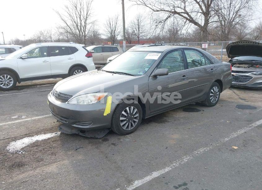 Photo 2 of 2003 Toyota Camry LE (VIN 4T1BE32K83U649547)