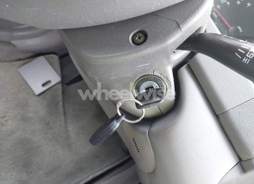 Photo 11 of 2003 Toyota Camry LE (VIN 4T1BE32K83U661892)