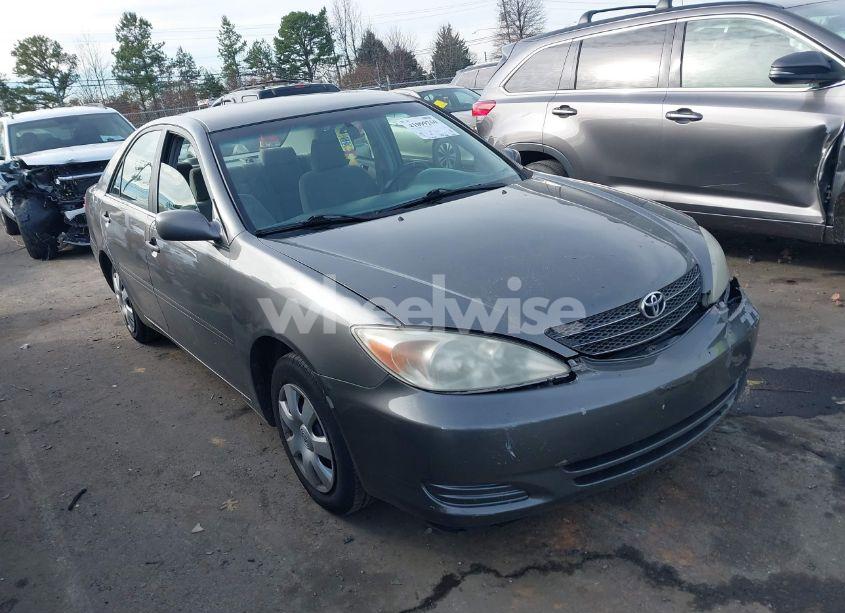 2003 Toyota Camry LE (VIN 4T1BE32K83U671189) main photo