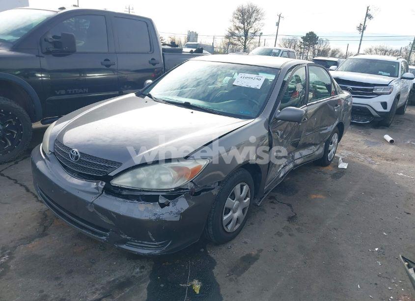 Photo 2 of 2003 Toyota Camry LE (VIN 4T1BE32K83U671189)