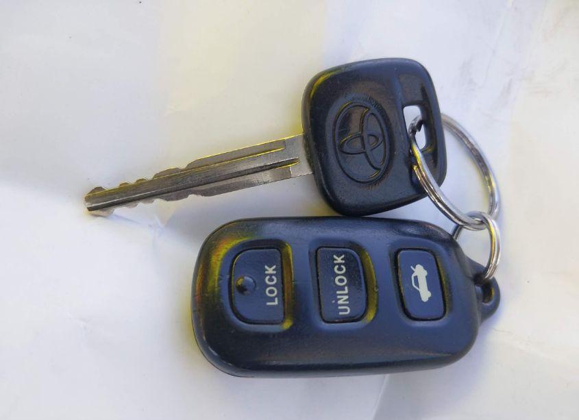 Photo 11 of 2003 Toyota Camry LE (VIN 4T1BE32K83U676327)