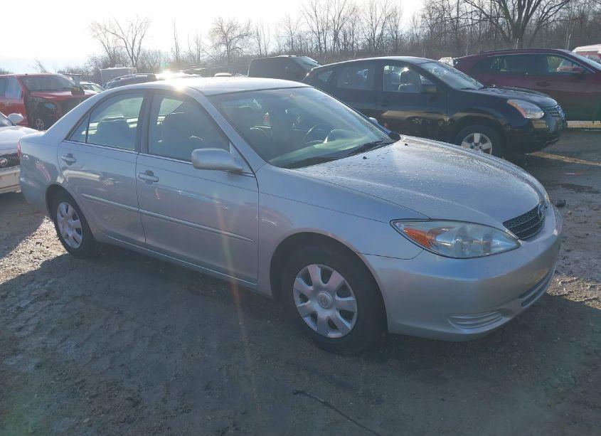 2003 Toyota Camry LE (VIN 4T1BE32K83U680524) main photo