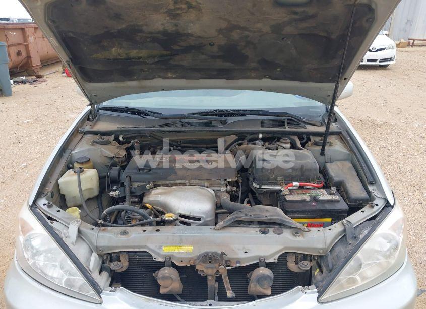 Photo 10 of 2003 Toyota Camry LE (VIN 4T1BE32K83U702473)