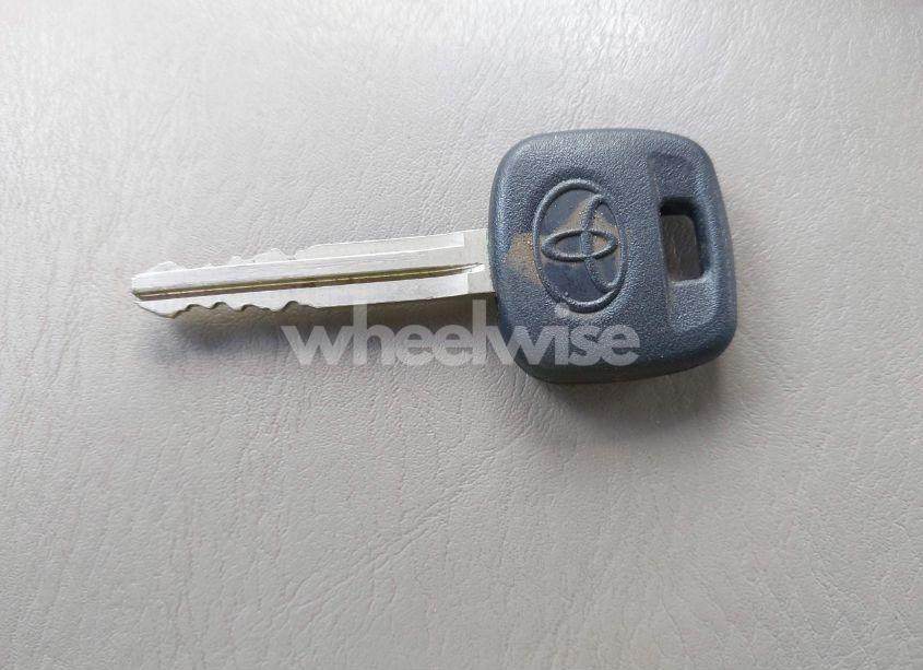 Photo 11 of 2003 Toyota Camry LE (VIN 4T1BE32K83U712257)