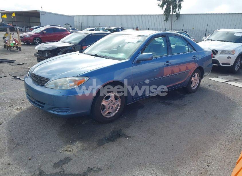 Photo 2 of 2003 Toyota Camry LE (VIN 4T1BE32K83U712257)