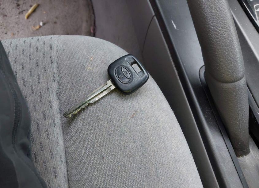 Photo 11 of 2003 Toyota Camry LE (VIN 4T1BE32K83U717247)