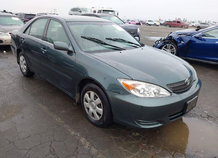 2003 Toyota Camry LE (VIN 4T1BE32K83U731536) main photo