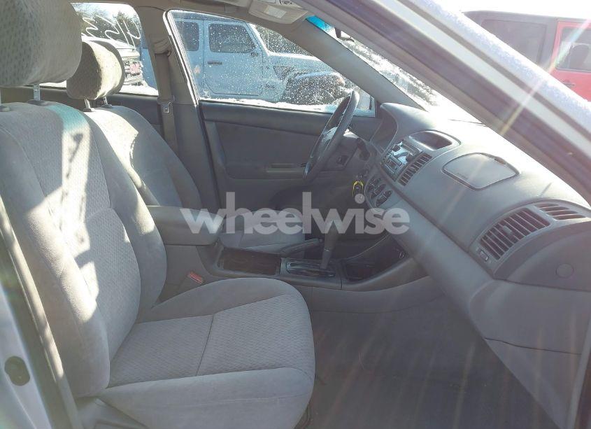 Photo 5 of 2003 Toyota Camry LE (VIN 4T1BE32K83U732220)