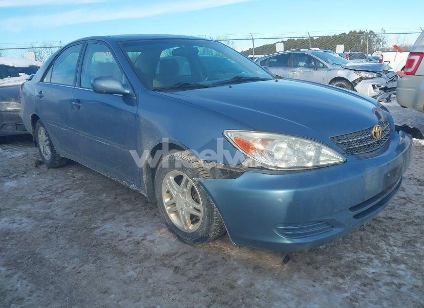 2003 Toyota Camry LE (VIN 4T1BE32K83U741337) main photo
