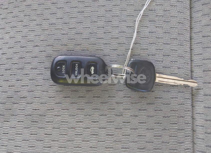 Photo 11 of 2003 Toyota Camry LE (VIN 4T1BE32K83U741337)