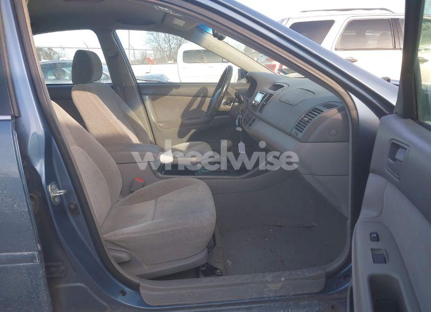 Photo 5 of 2003 Toyota Camry LE (VIN 4T1BE32K83U741337)