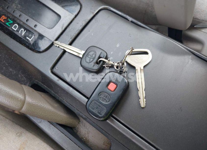 Photo 11 of 2003 Toyota Camry LE/XLE/SE (VIN 4T1BE32K83U783006)