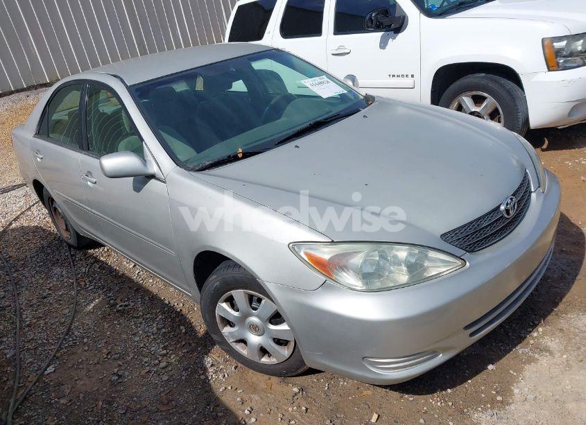 2003 Toyota Camry LE (VIN 4T1BE32K83U785662) main photo