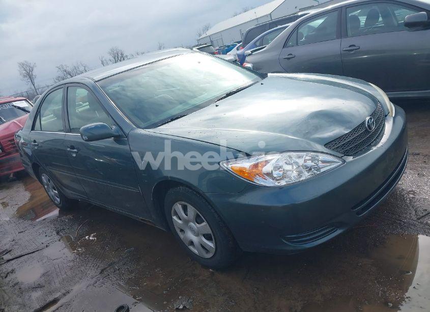 2004 Toyota Camry LE (VIN 4T1BE32K84U281243) main photo