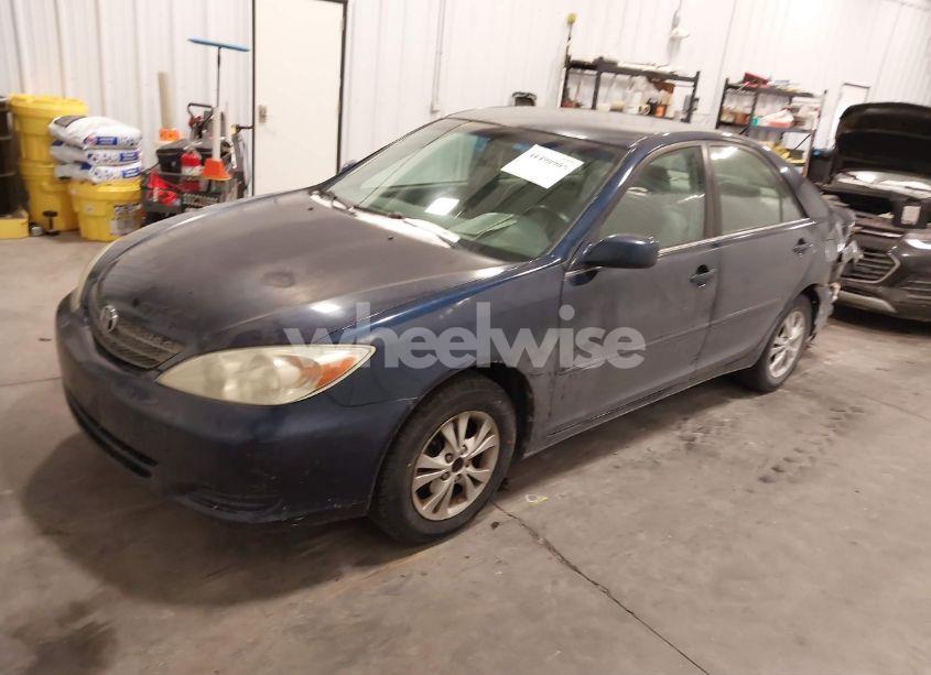 Photo 2 of 2004 Toyota Camry LE (VIN 4T1BE32K84U286572)
