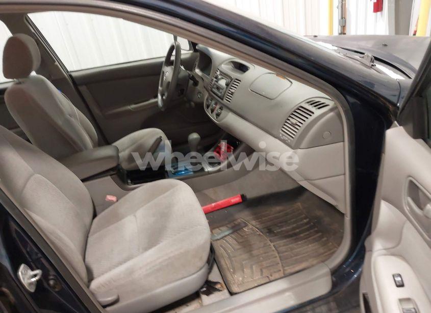 Photo 5 of 2004 Toyota Camry LE (VIN 4T1BE32K84U286572)