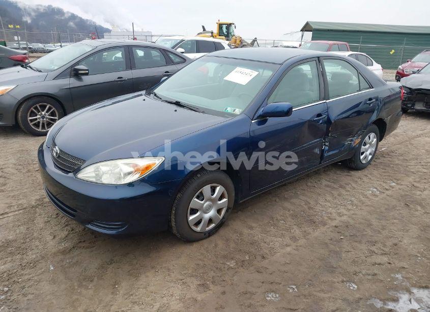 Photo 2 of 2004 Toyota Camry LE (VIN 4T1BE32K84U296728)