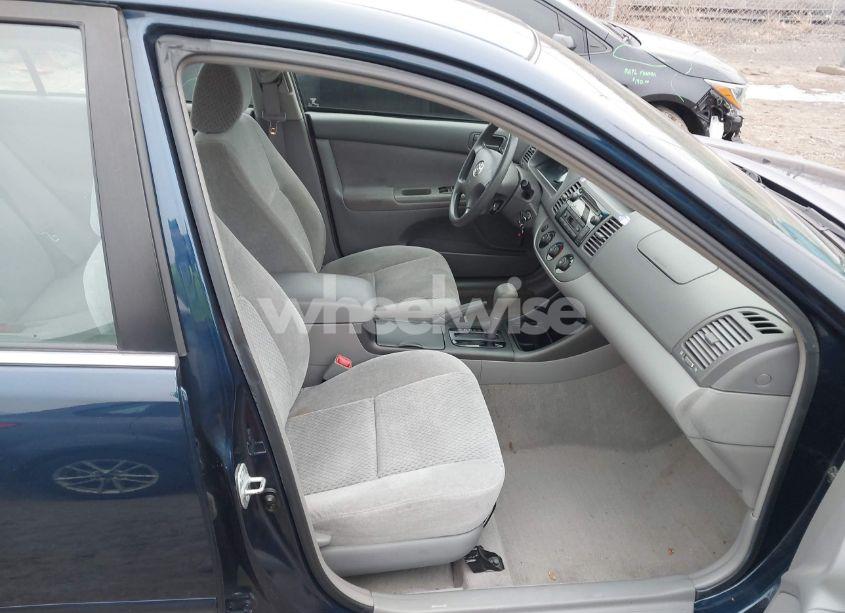 Photo 5 of 2004 Toyota Camry LE (VIN 4T1BE32K84U296728)