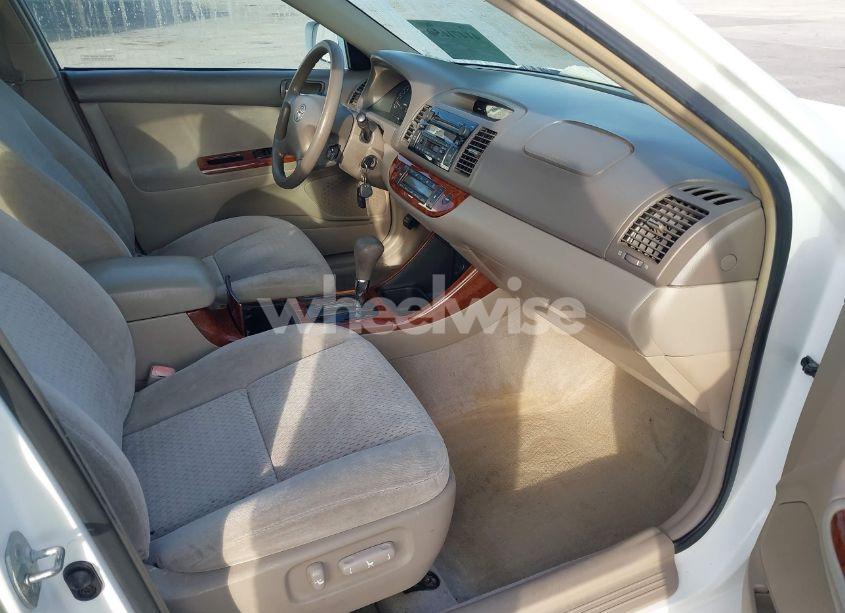 Photo 5 of 2004 Toyota Camry XLE (VIN 4T1BE32K84U306030)