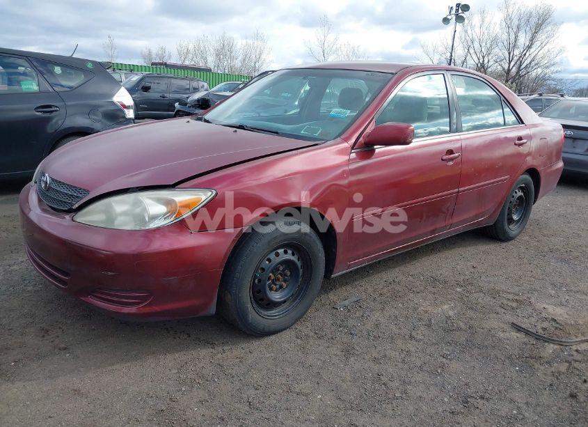 Photo 2 of 2004 Toyota Camry LE (VIN 4T1BE32K84U307551)