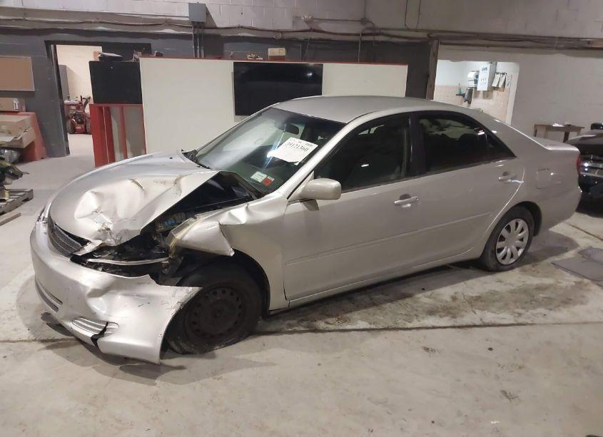 Photo 2 of 2004 Toyota Camry LE (VIN 4T1BE32K84U335298)