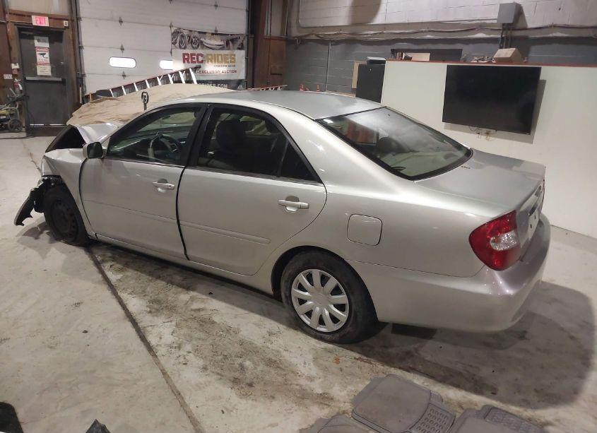 Photo 3 of 2004 Toyota Camry LE (VIN 4T1BE32K84U335298)