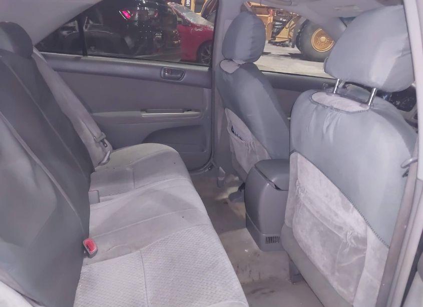 Photo 8 of 2004 Toyota Camry LE (VIN 4T1BE32K84U335298)