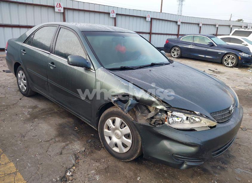 2004 Toyota Camry LE (VIN 4T1BE32K84U346978) main photo