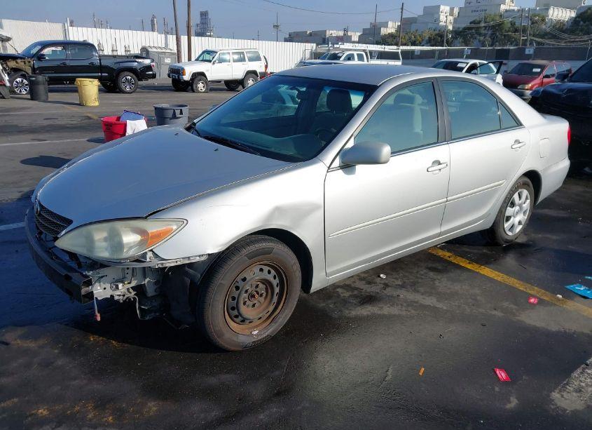 Photo 2 of 2004 Toyota Camry LE (VIN 4T1BE32K84U361819)