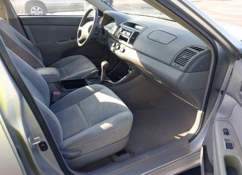 Photo 5 of 2004 Toyota Camry LE (VIN 4T1BE32K84U361819)